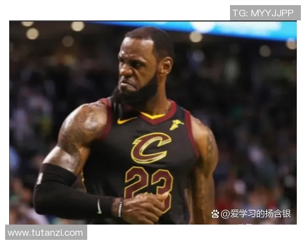 詹姆斯对足球明星的热爱与追随背后隐藏的故事与情感